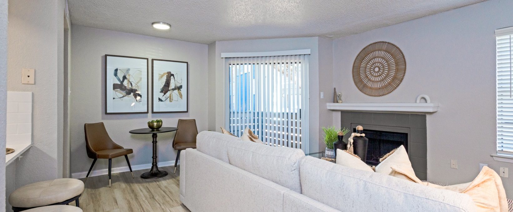 The Huxley Apartments In Garland Tx 20 275ae9d1c6b9f3ca0c6dce173bd38216 (1)